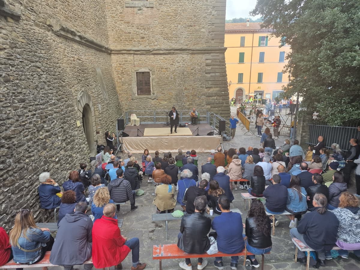 Spettacolo al Palazzo Alidosi